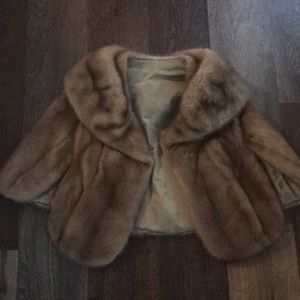 BEAUTIFUL SHORT VINTAGE MINK STOLE